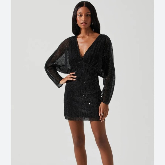 ASTR Dresses & Skirts - ASTR Black Dolman Sleeve Sequined Mini Dress with Open Back Size Small